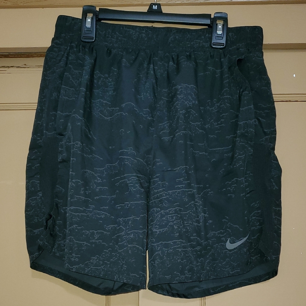 Nike Men's Black Patterned Athletic Shorts